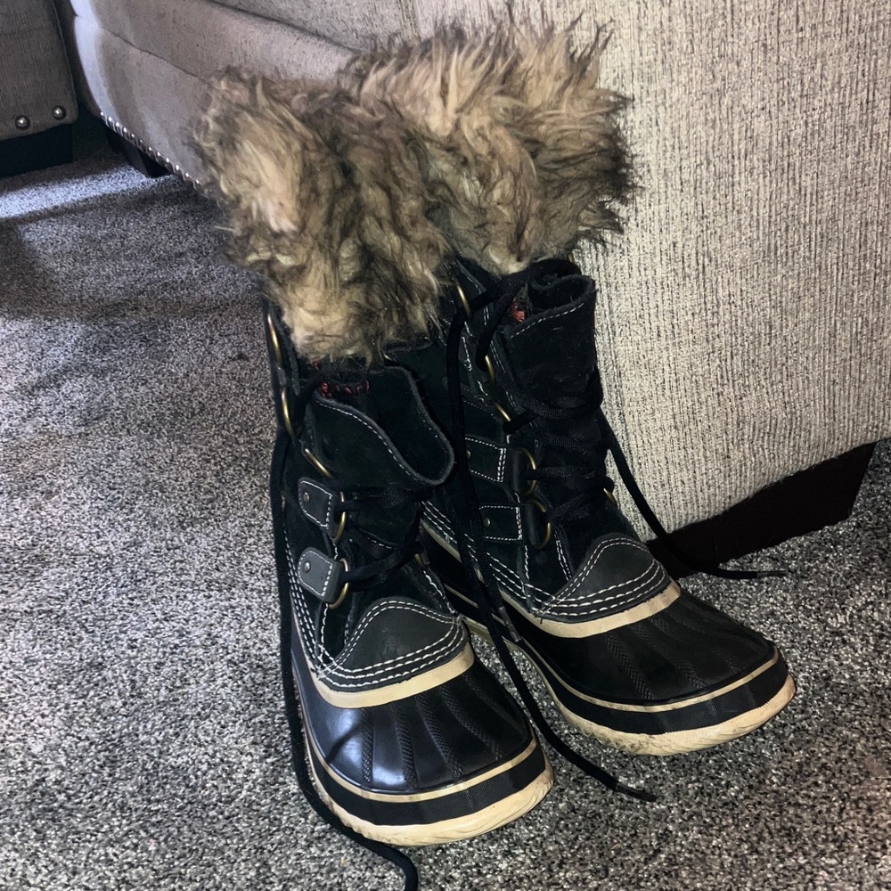 Sorel Black Winter Boots with Fur Trim